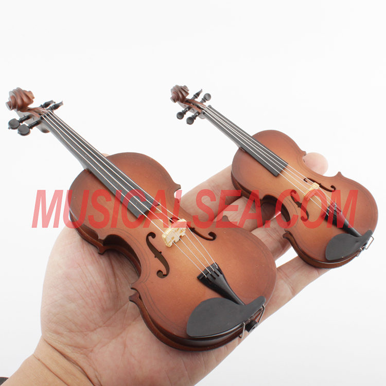 Miniature violin
